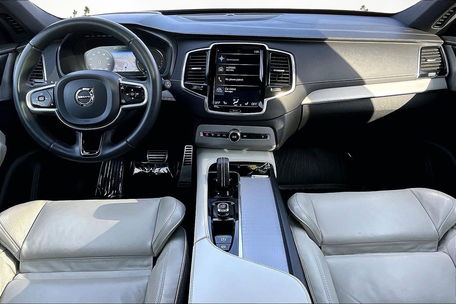 2022 Volvo XC90 Recharge Plug-In Hybrid R-Design