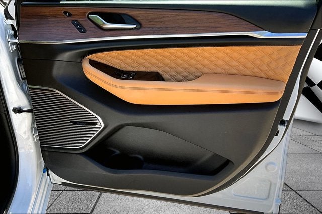 2023 Jeep Grand Cherokee L Summit V8 REAR ENTERTAINMENT