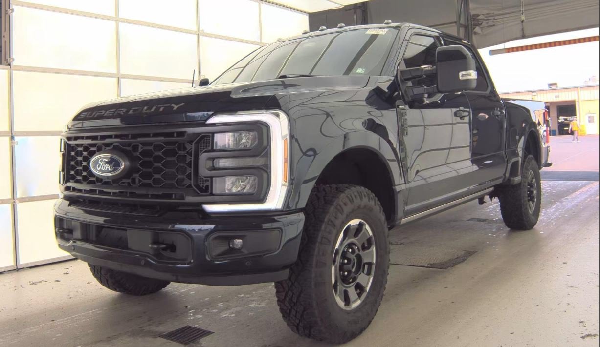 2023 Ford Super Duty F-250 SRW LARIAT