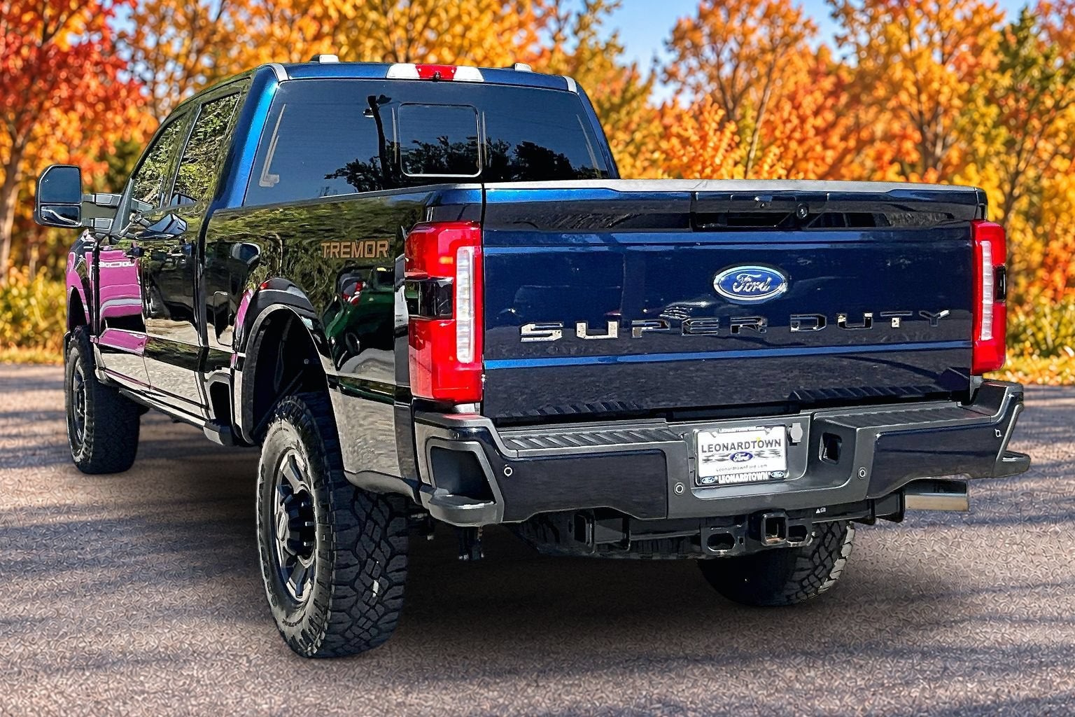 2023 Ford Super Duty F-250 SRW LARIAT TREMOR