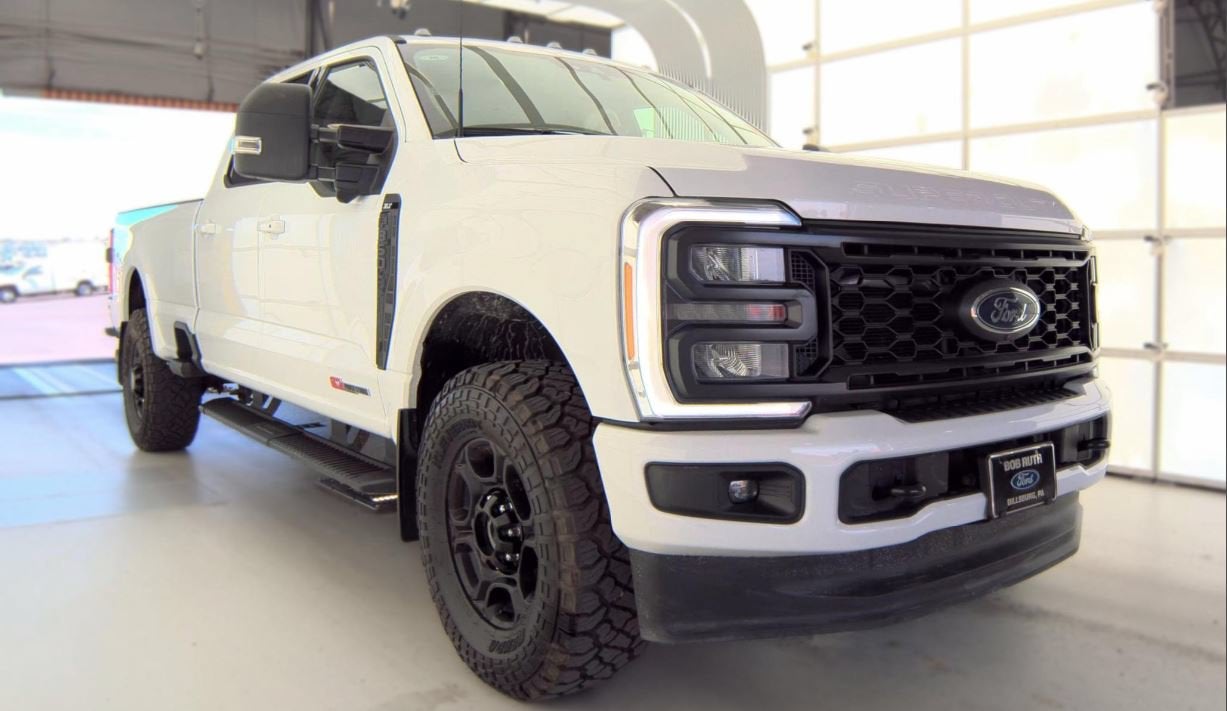 2023 Ford Super Duty F-350 SRW XLT