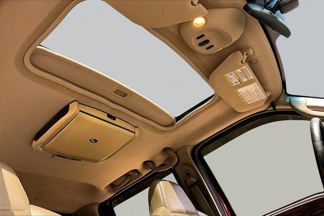 2005 Ford Super Duty F-350 DRW Lariat