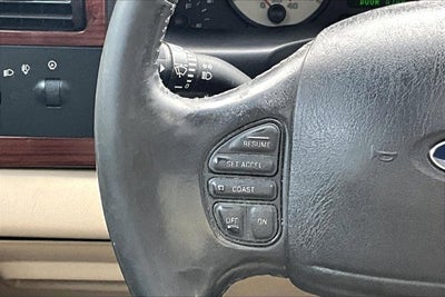 2005 Ford Super Duty F-350 DRW Lariat