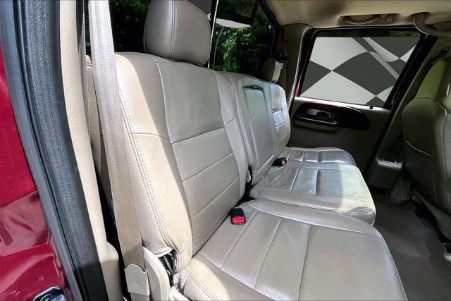 2005 Ford Super Duty F-350 DRW Lariat
