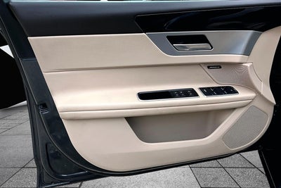 2017 Jaguar XF 35t Premium
