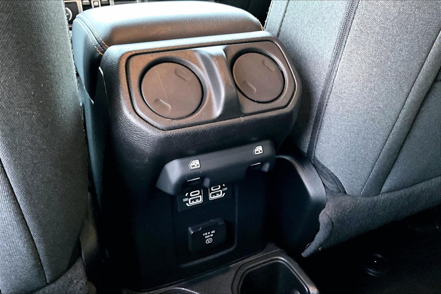 2024 Jeep Wrangler 4-Door Sahara 4x4