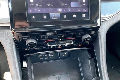 2022 Jeep Grand Cherokee L Laredo 4x2