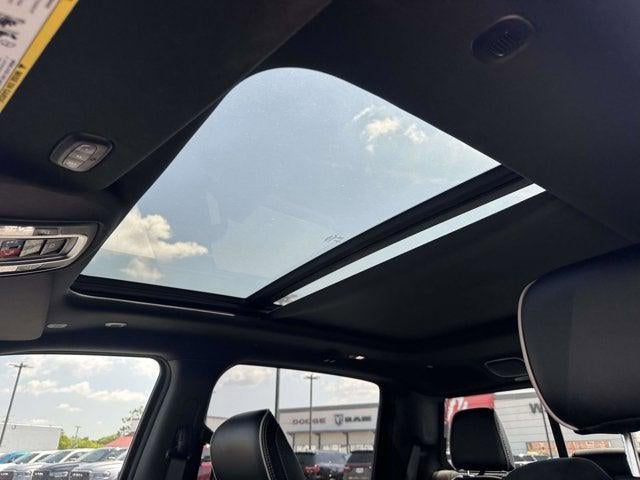 2021 RAM 1500 Laramie Crew Cab 4x4 5'7' Box