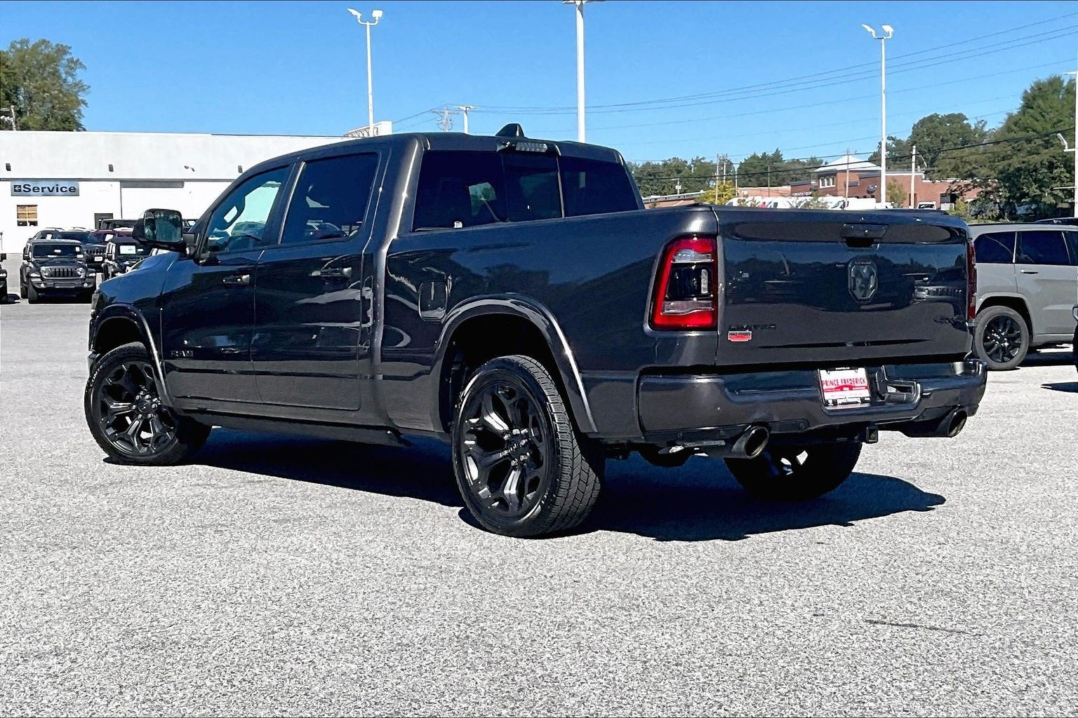 2022 RAM 1500 Limited Crew Cab 4x4 6'4' Box