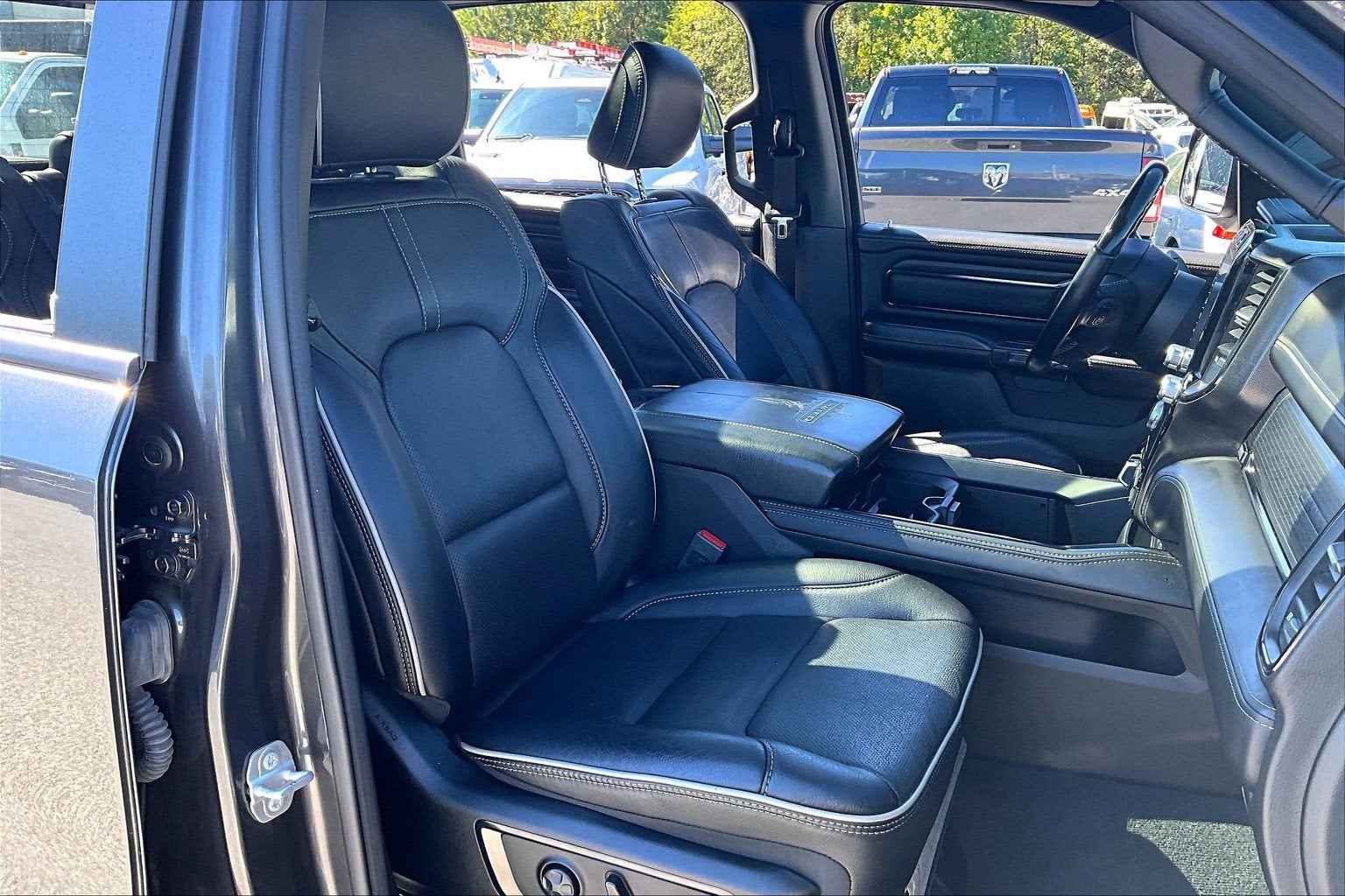 2022 RAM 1500 Limited Crew Cab 4x4 6'4' Box