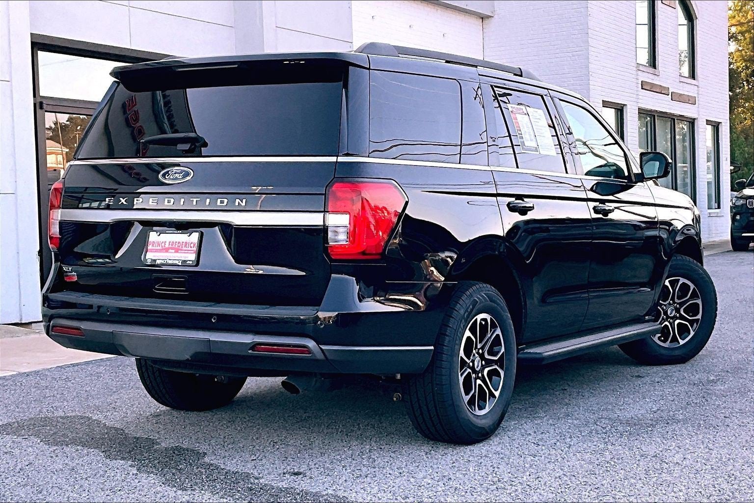 2023 Ford Expedition XLT
