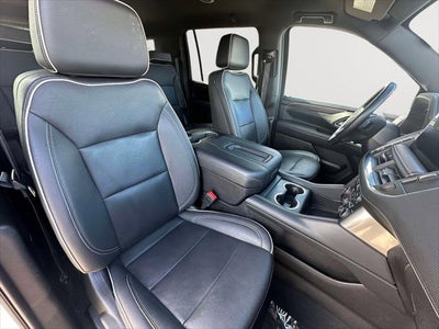 2023 Chevrolet Suburban 4WD Premier