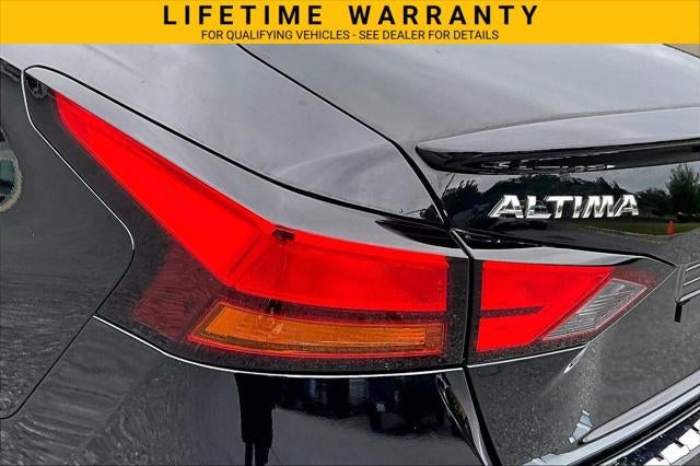 2022 Nissan Altima SR FWD