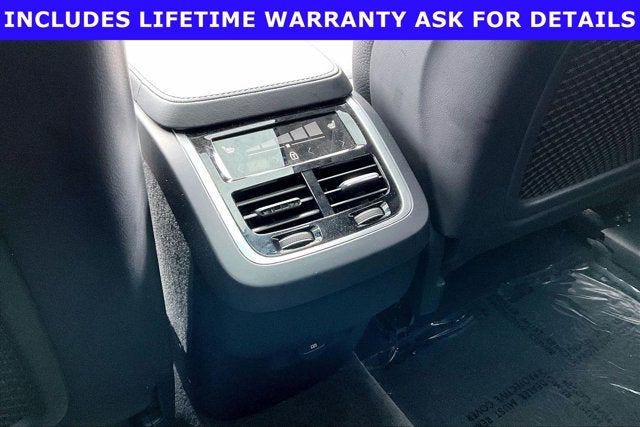 2024 Volvo XC90 B5 Plus Bright Theme