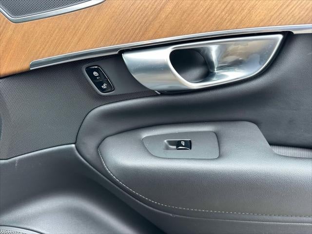 2024 Volvo XC90 B5 Plus Bright Theme