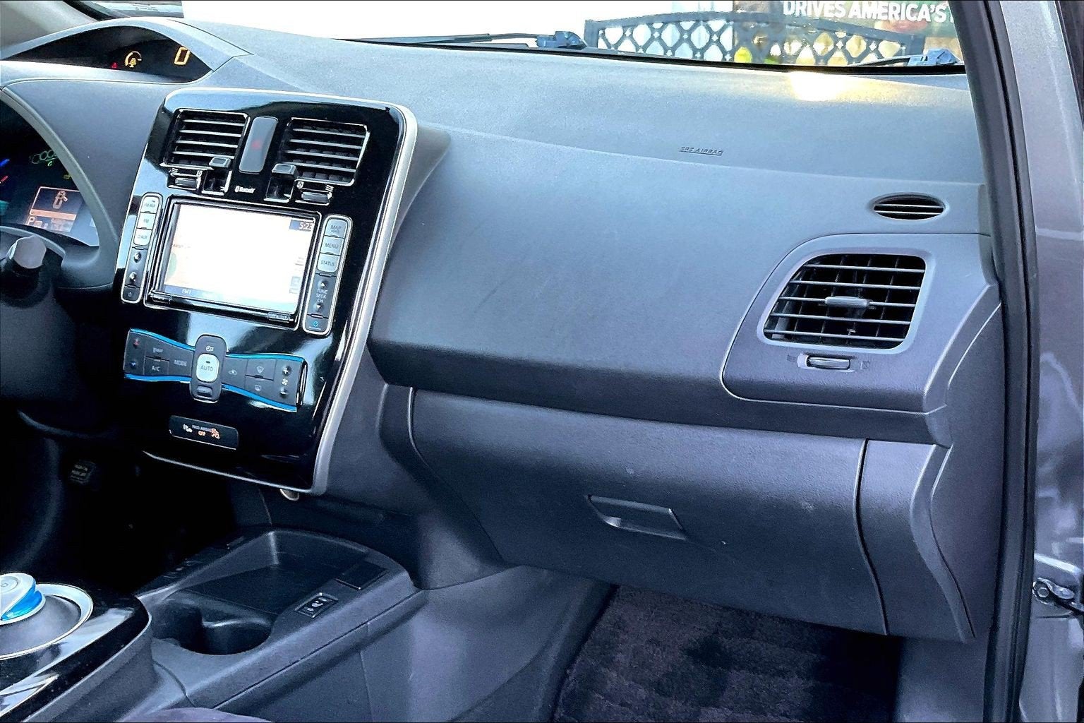 2015 Nissan LEAF SV