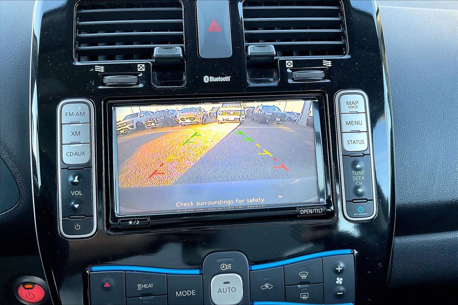 2015 Nissan LEAF SV