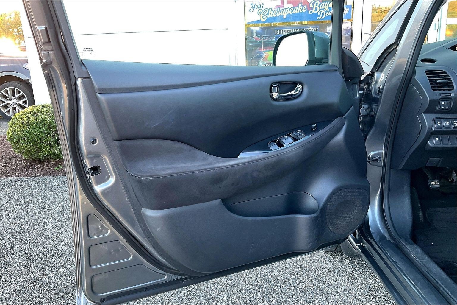 2015 Nissan LEAF SV