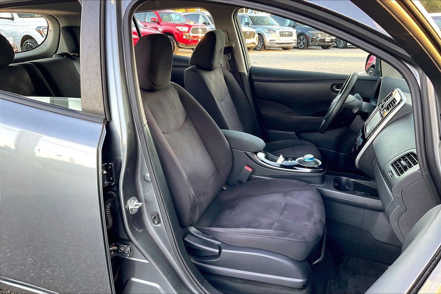 2015 Nissan LEAF SV