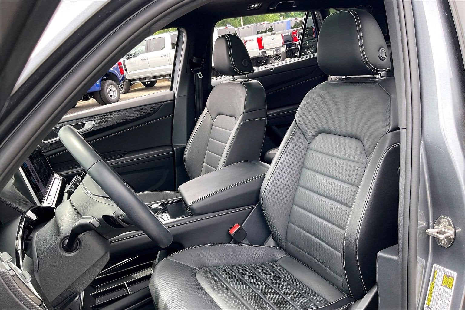 2024 Volkswagen Atlas Cross Sport 2.0T SEL R-Line