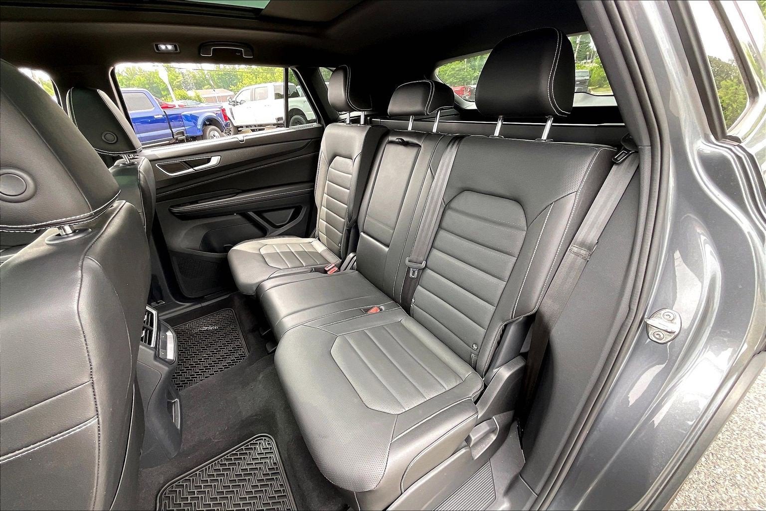 2024 Volkswagen Atlas Cross Sport 2.0T SEL R-Line