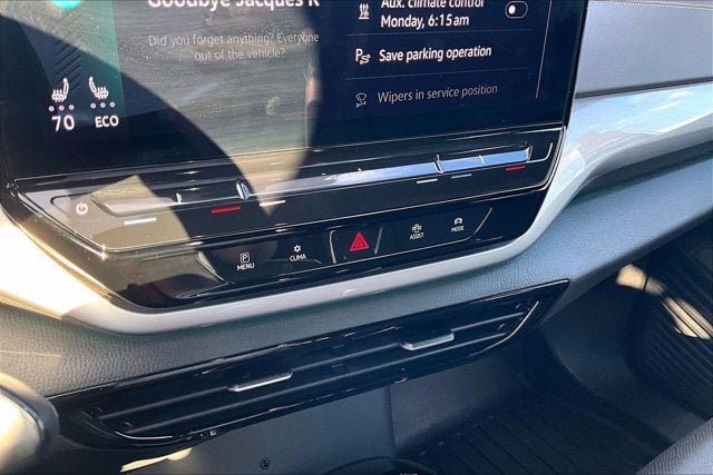 2023 Volkswagen ID.4 Pro