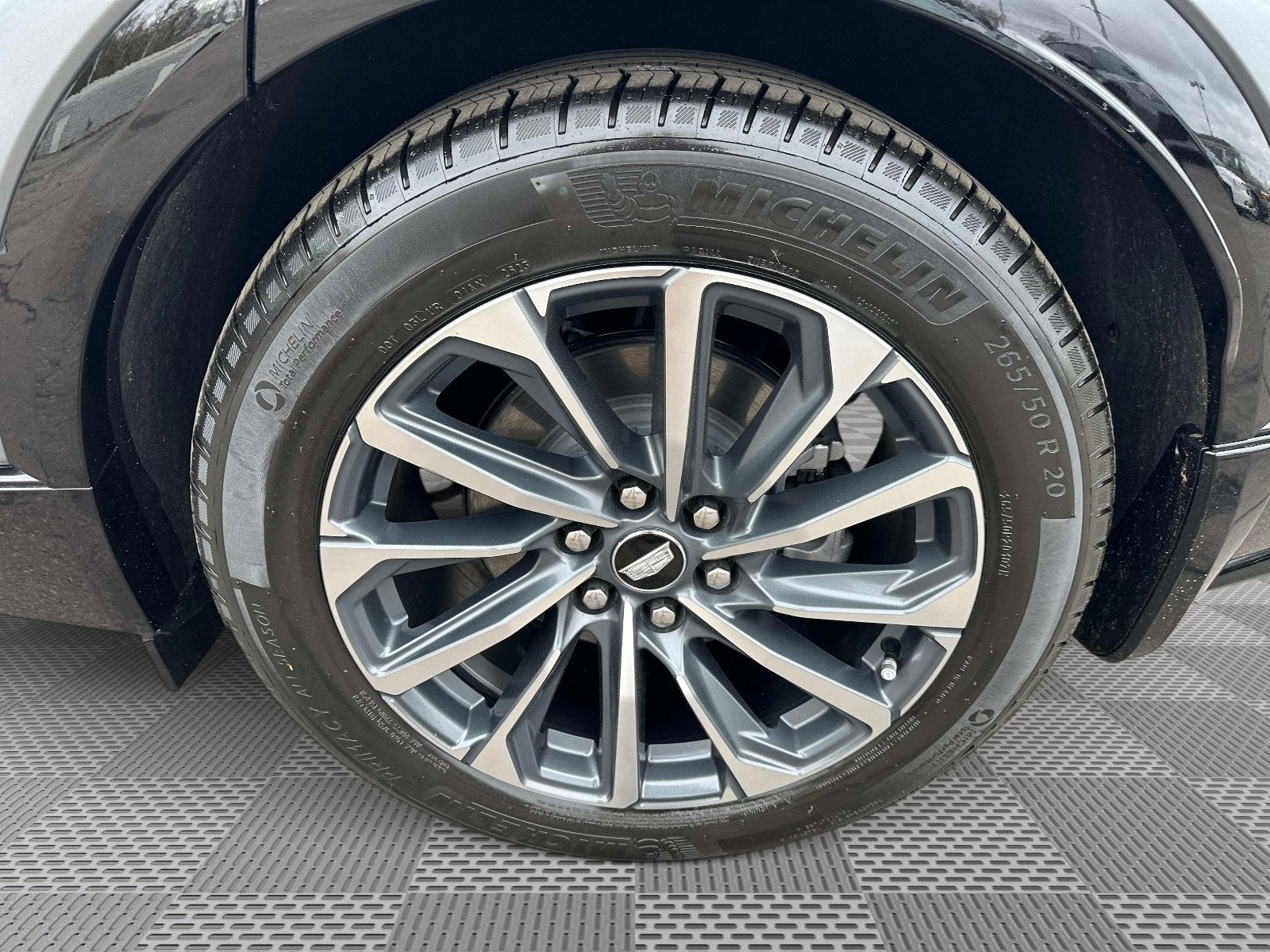 2024 Cadillac LYRIQ Sport