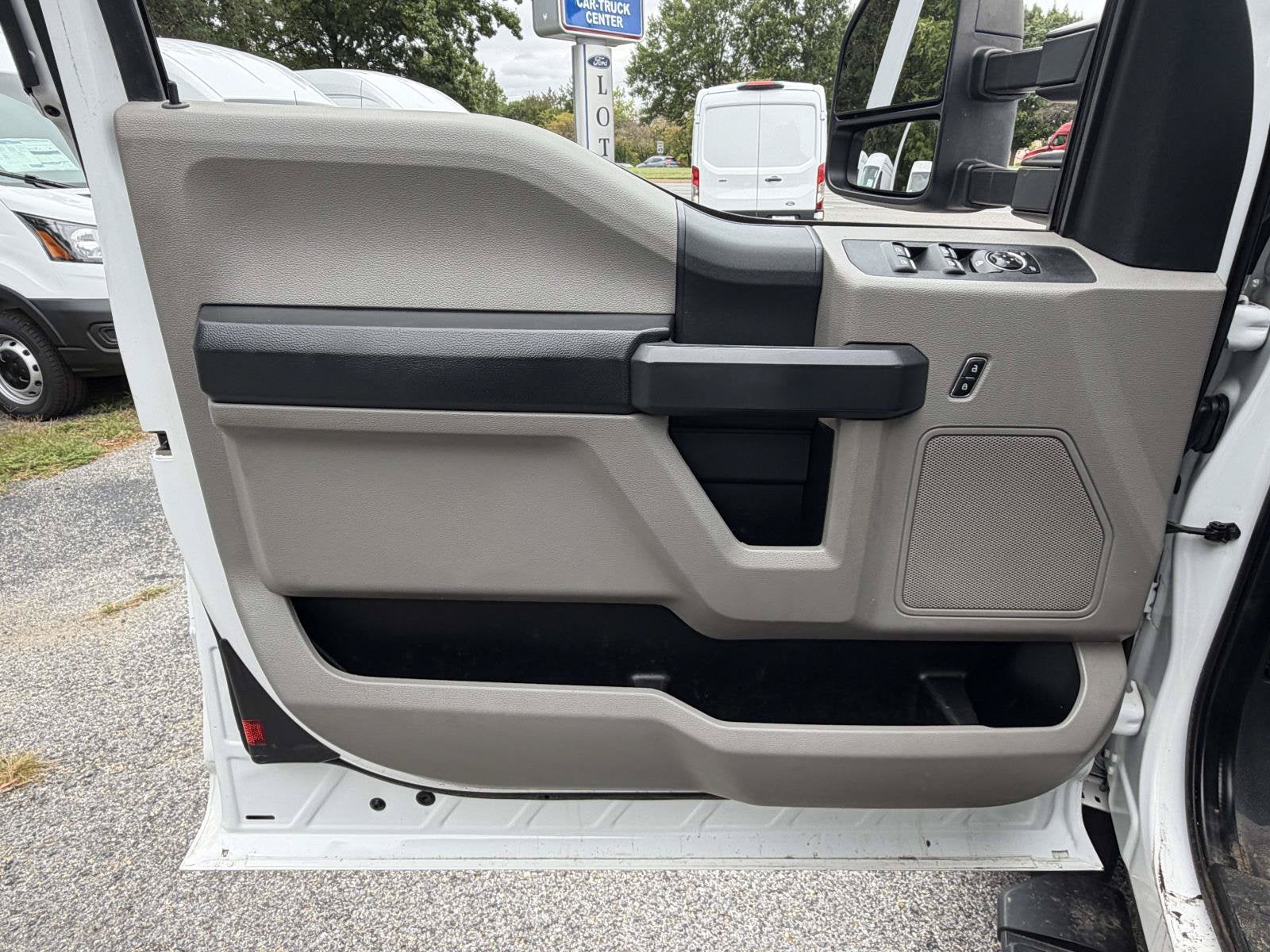 2022 Ford Super Duty F-550 DRW XL
