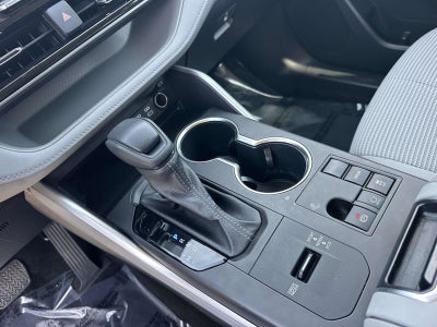 2023 Toyota Highlander Base