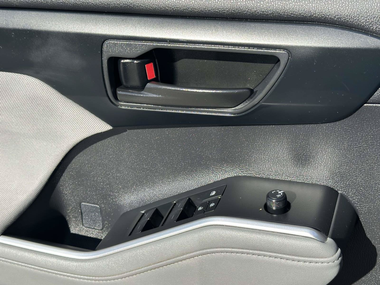 2023 Toyota Highlander Base