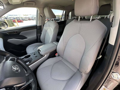 2023 Toyota Highlander Base