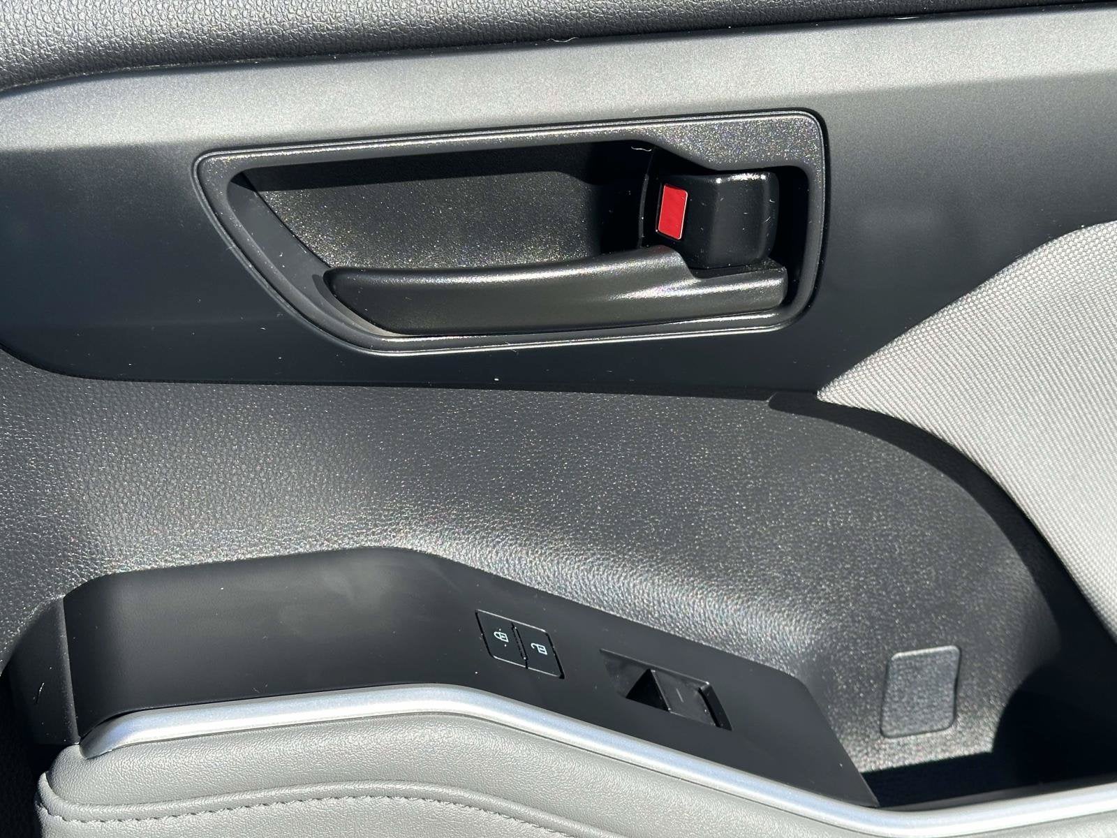 2023 Toyota Highlander Base