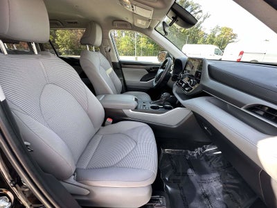 2023 Toyota Highlander Base