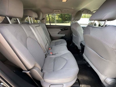 2023 Toyota Highlander Base
