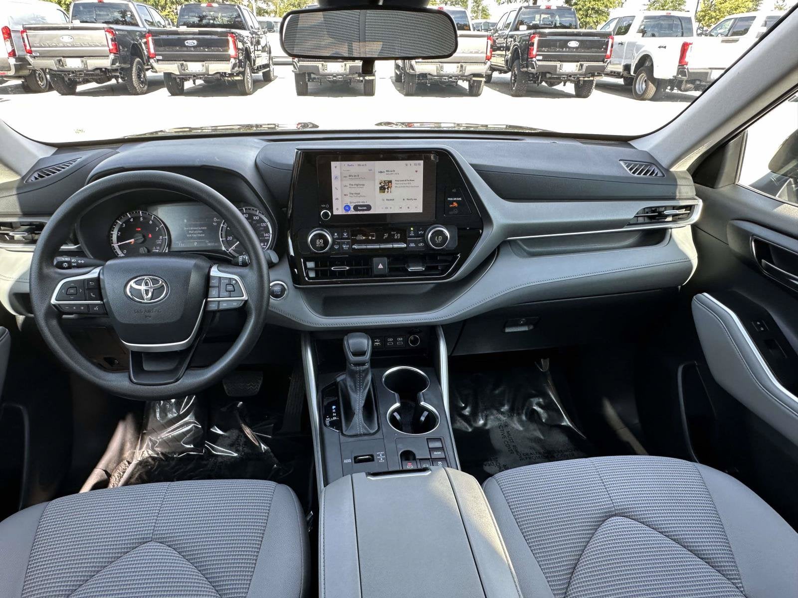 2023 Toyota Highlander Base