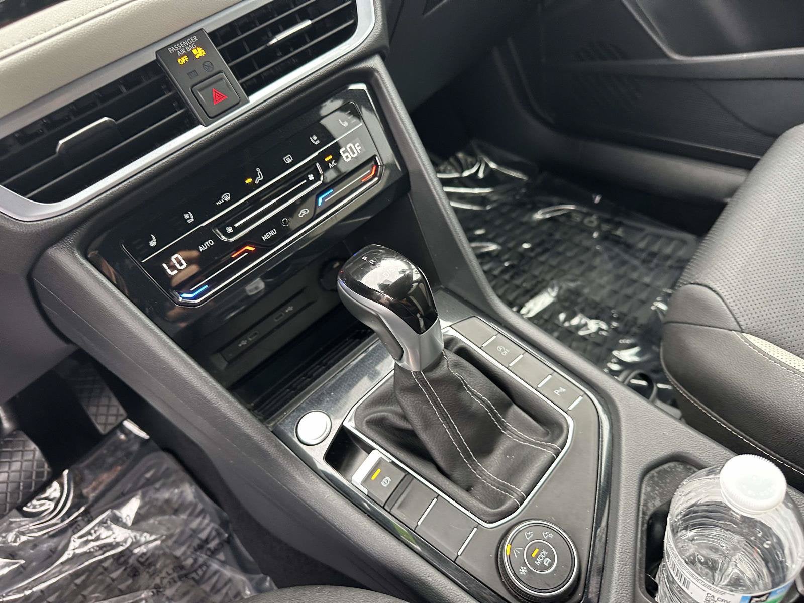 2025 Volkswagen Taos SEL - Photo 14