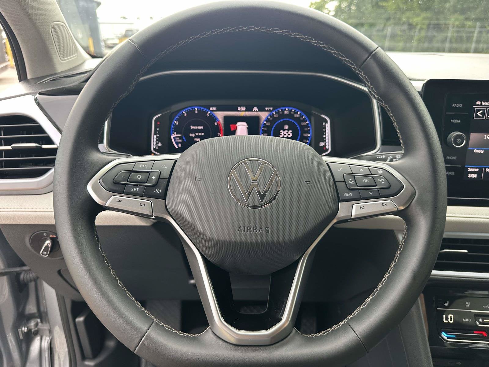 2025 Volkswagen Taos SEL - Photo 15