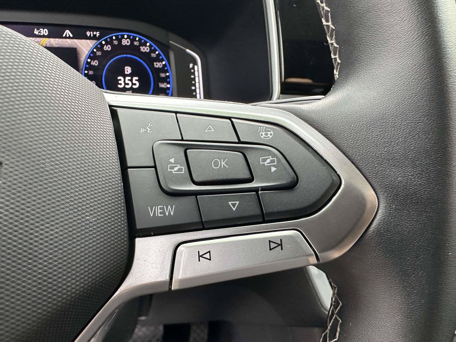 2025 Volkswagen Taos SEL - Photo 16