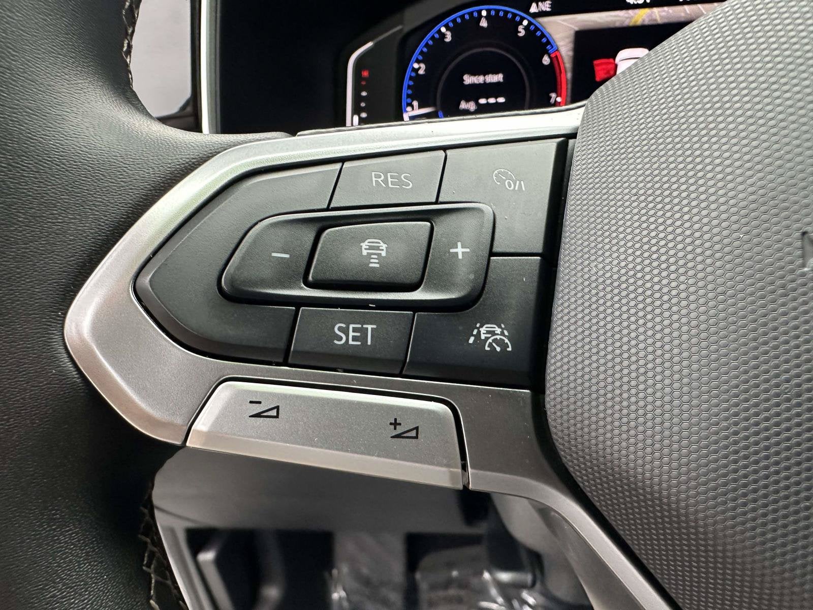 2025 Volkswagen Taos SEL - Photo 18