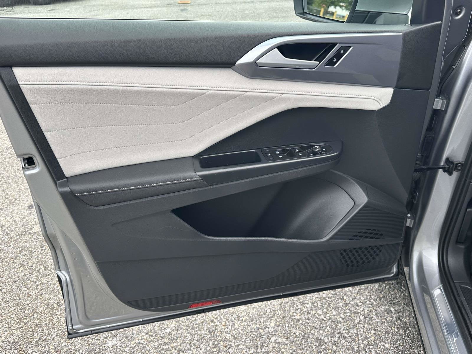 2025 Volkswagen Taos SEL - Photo 21