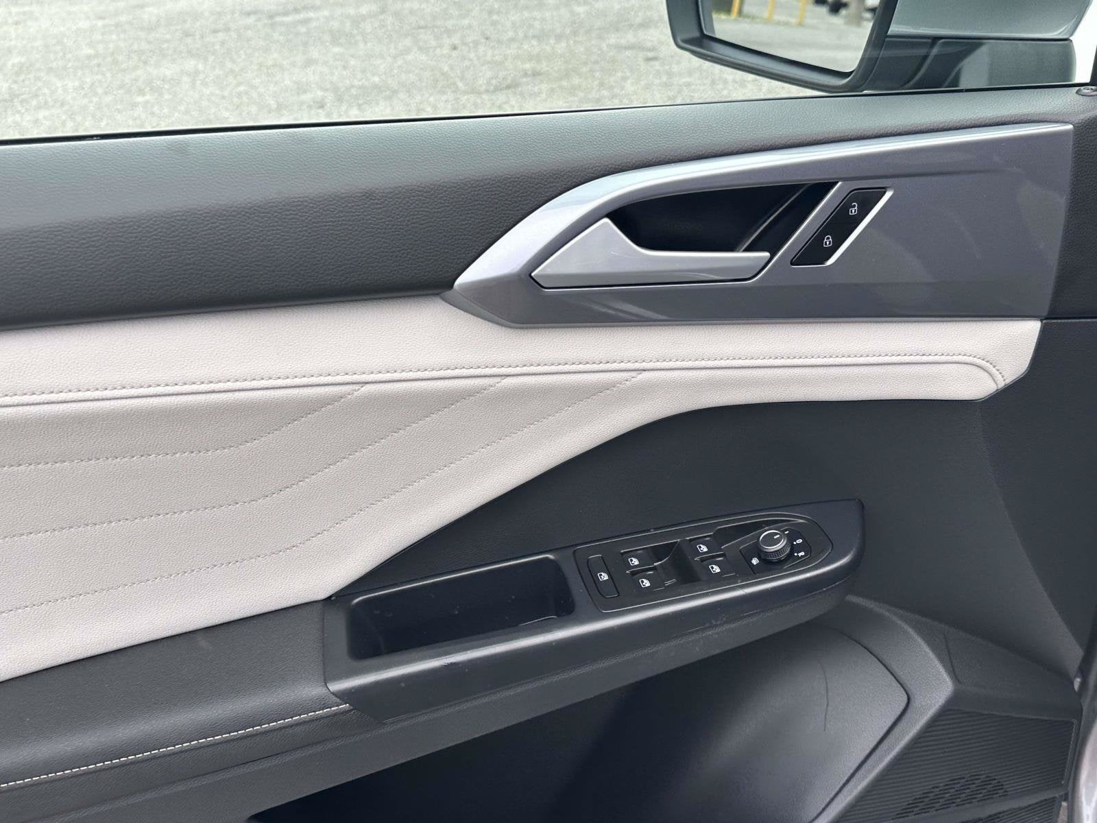 2025 Volkswagen Taos SEL - Photo 22
