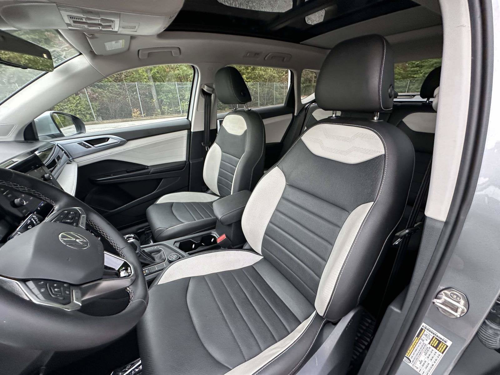 2025 Volkswagen Taos SEL - Photo 24
