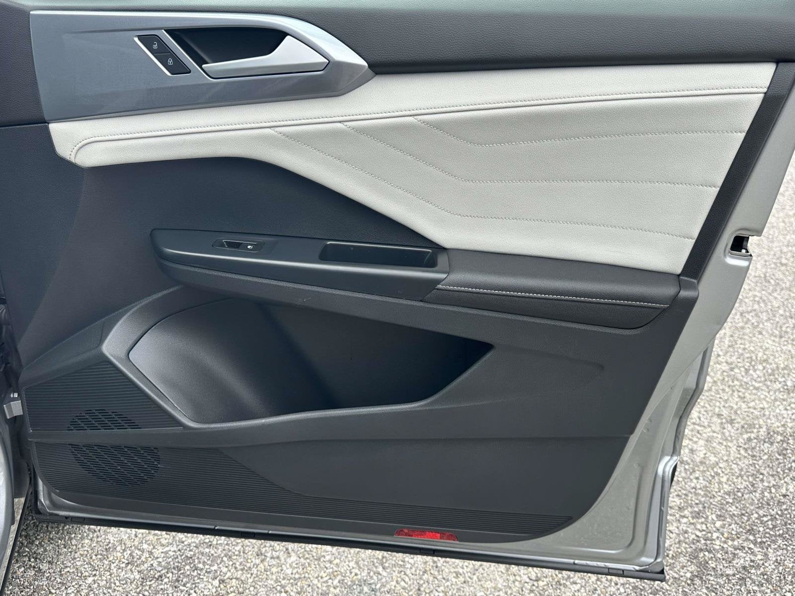 2025 Volkswagen Taos SEL - Photo 26