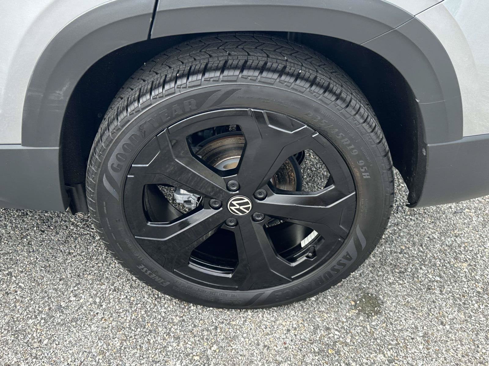 2025 Volkswagen Taos SEL - Photo 35