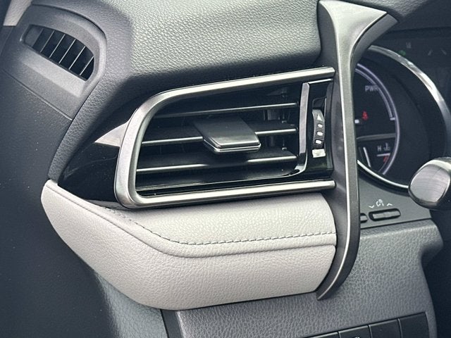 2020 Toyota Camry Hybrid XLE