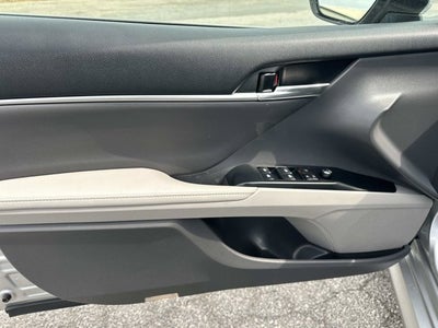 2020 Toyota Camry Hybrid XLE