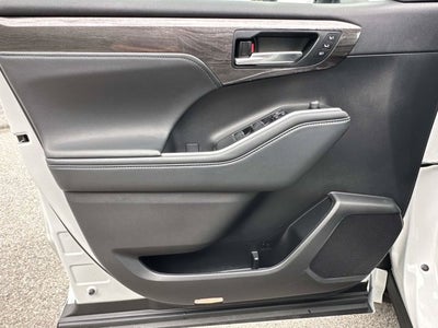 2022 Toyota Highlander Platinum