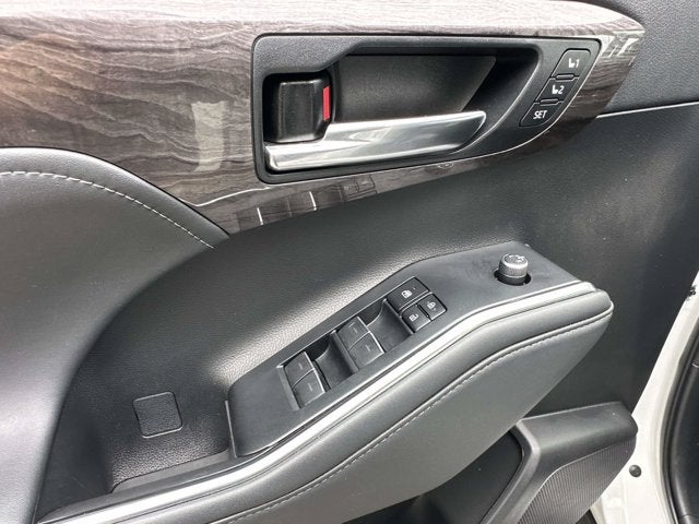 2022 Toyota Highlander Platinum