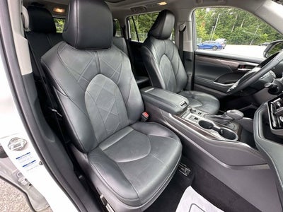 2022 Toyota Highlander Platinum