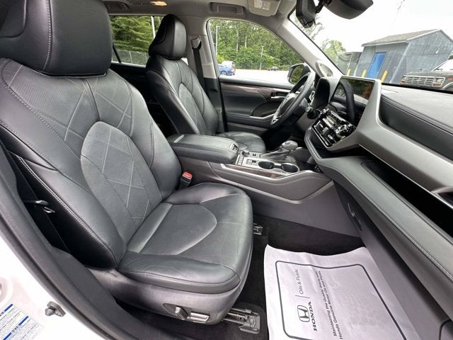 2022 Toyota Highlander Platinum